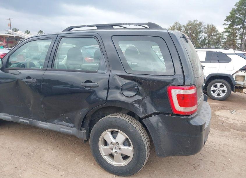 Photo 6 of 2011 Ford Escape XLS (VIN 1FMCU0C77BKB45727)