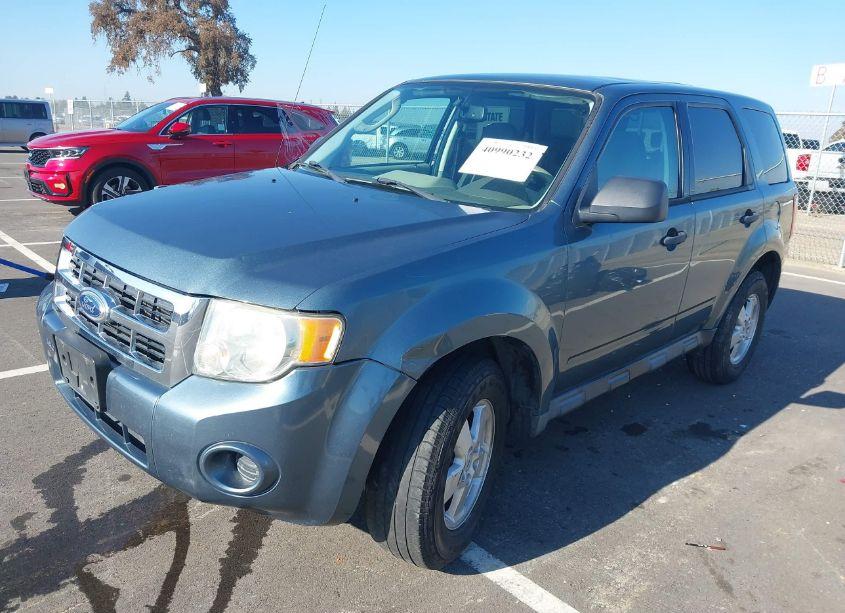 Photo 2 of 2012 Ford Escape XLS (VIN 1FMCU0C77CKB93505)