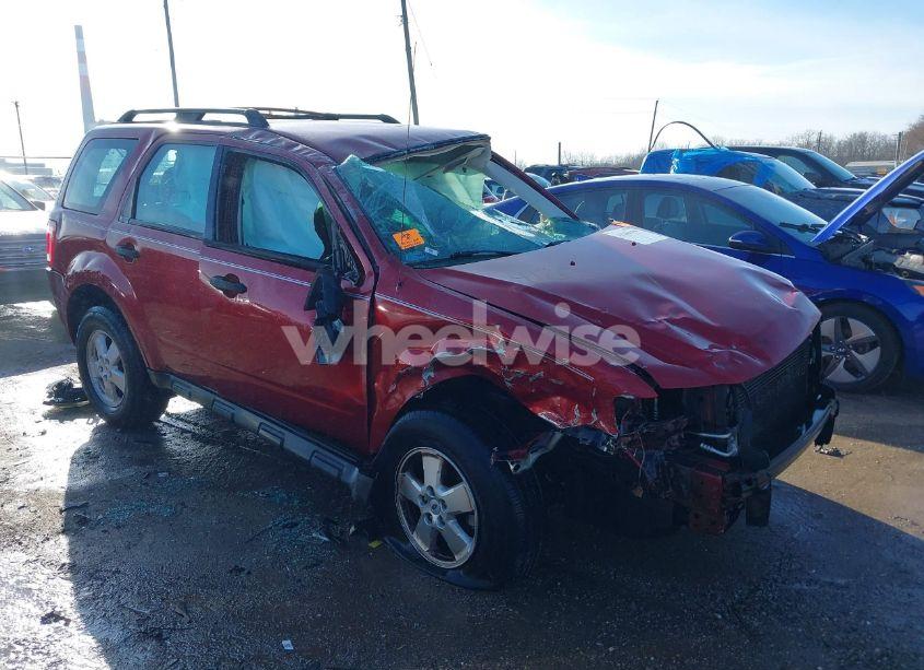 2012 Ford Escape XLS (VIN 1FMCU0C77CKC78795) main photo
