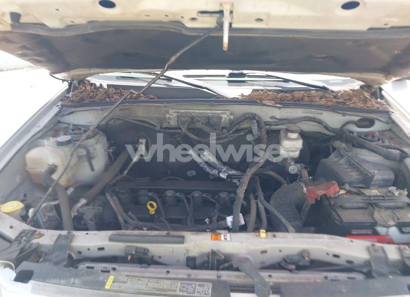 Photo 10 of 2010 Ford Escape XLS (VIN 1FMCU0C78AKA80465)