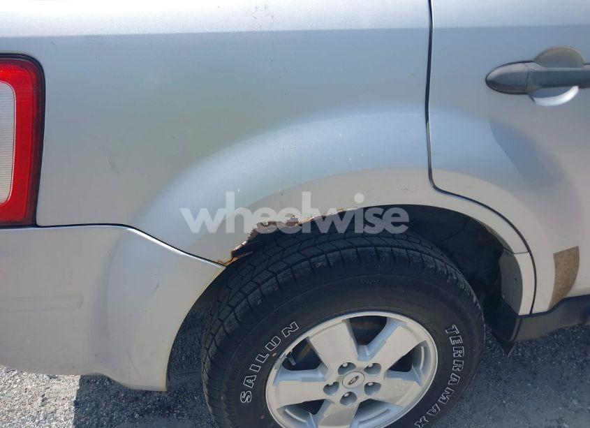 Photo 12 of 2010 Ford Escape XLS (VIN 1FMCU0C78AKA80465)