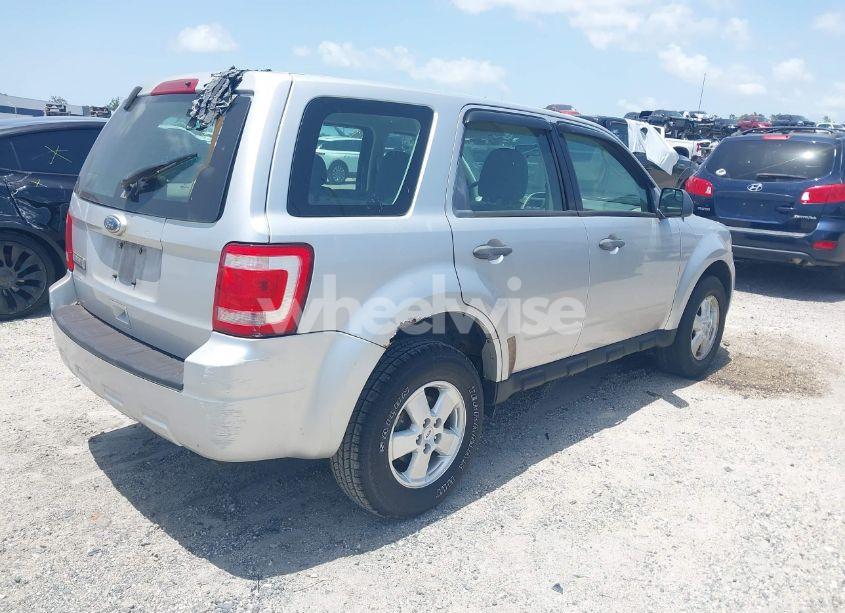 Photo 4 of 2010 Ford Escape XLS (VIN 1FMCU0C78AKA80465)