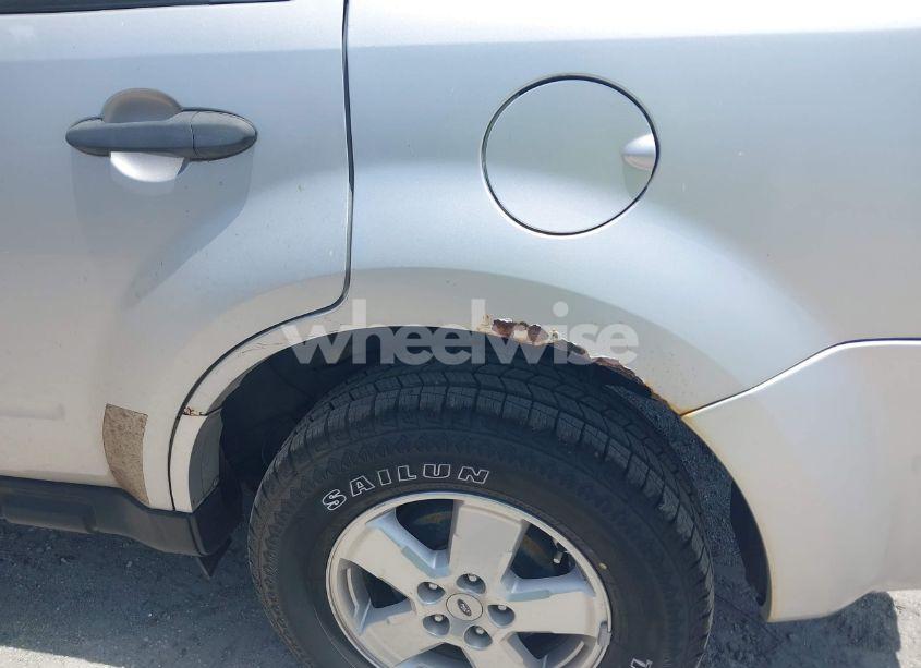 Photo 6 of 2010 Ford Escape XLS (VIN 1FMCU0C78AKA80465)