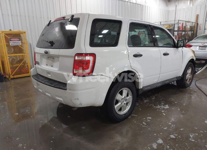 Photo 4 of 2010 Ford Escape XLS (VIN 1FMCU0C78AKB03517)