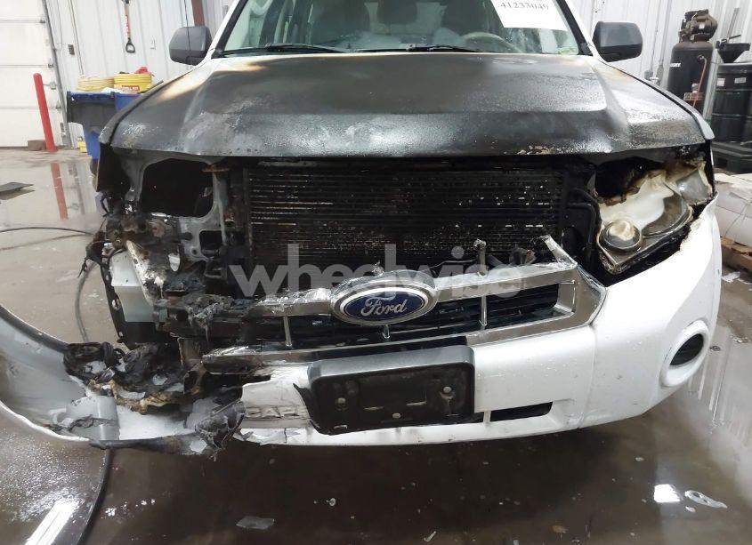 Photo 6 of 2010 Ford Escape XLS (VIN 1FMCU0C78AKB03517)