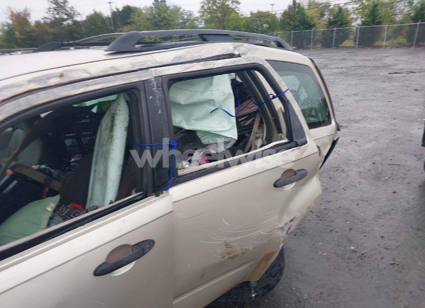 Photo 6 of 2010 Ford Escape XLS (VIN 1FMCU0C78AKC67107)