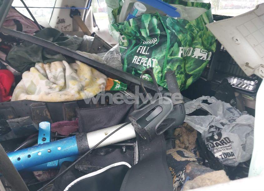 Photo 8 of 2010 Ford Escape XLS (VIN 1FMCU0C78AKC67107)