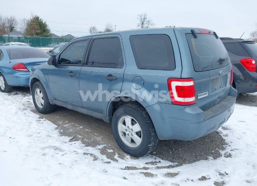 Photo 3 of 2010 Ford Escape XLS (VIN 1FMCU0C78AKC90452)