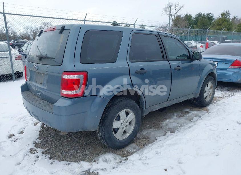 Photo 4 of 2010 Ford Escape XLS (VIN 1FMCU0C78AKC90452)
