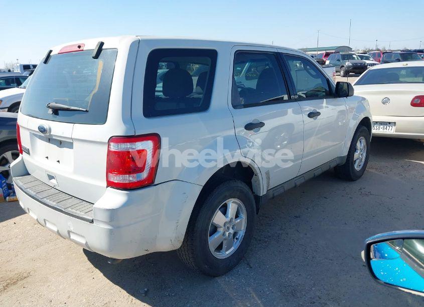 Photo 4 of 2010 Ford Escape XLS (VIN 1FMCU0C78AKD02387)