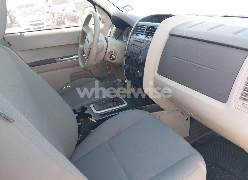 Photo 5 of 2010 Ford Escape XLS (VIN 1FMCU0C78AKD02387)