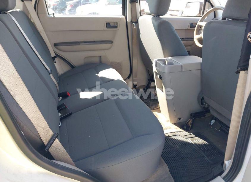 Photo 8 of 2010 Ford Escape XLS (VIN 1FMCU0C78AKD02387)