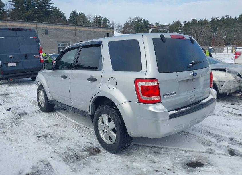 Photo 3 of 2011 Ford Escape XLS (VIN 1FMCU0C78BKB85699)