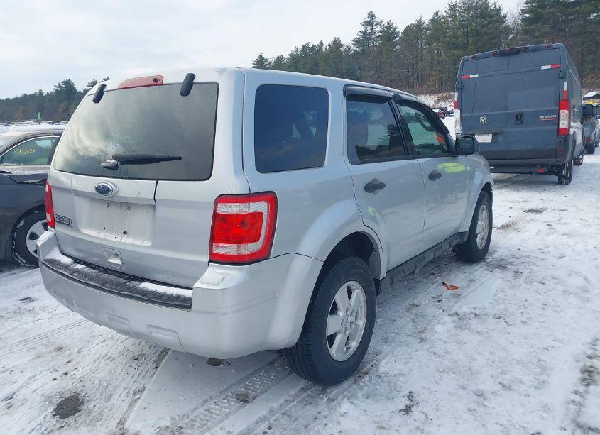 Photo 4 of 2011 Ford Escape XLS (VIN 1FMCU0C78BKB85699)