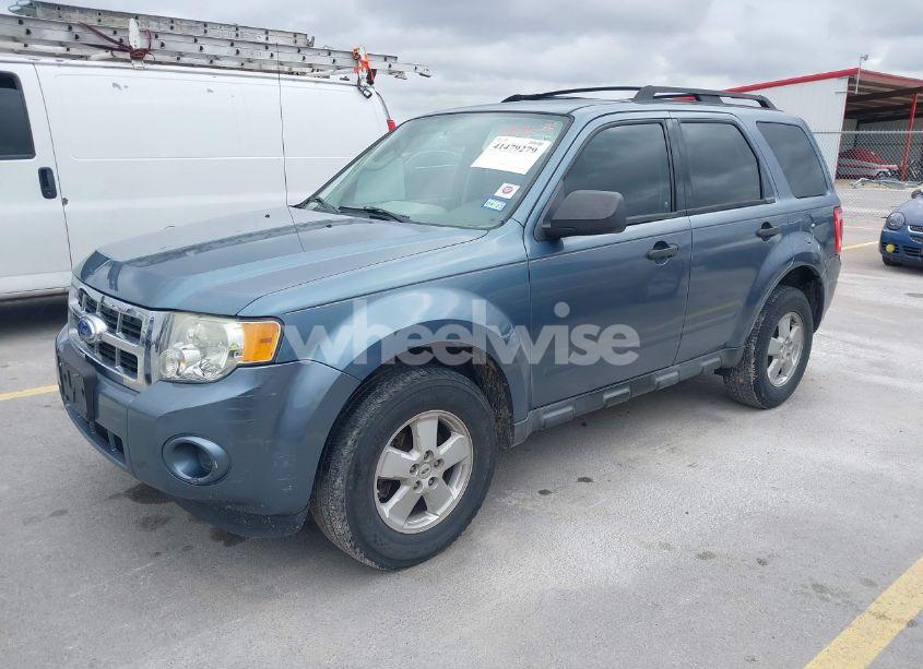 Photo 2 of 2011 Ford Escape XLS (VIN 1FMCU0C78BKC10228)