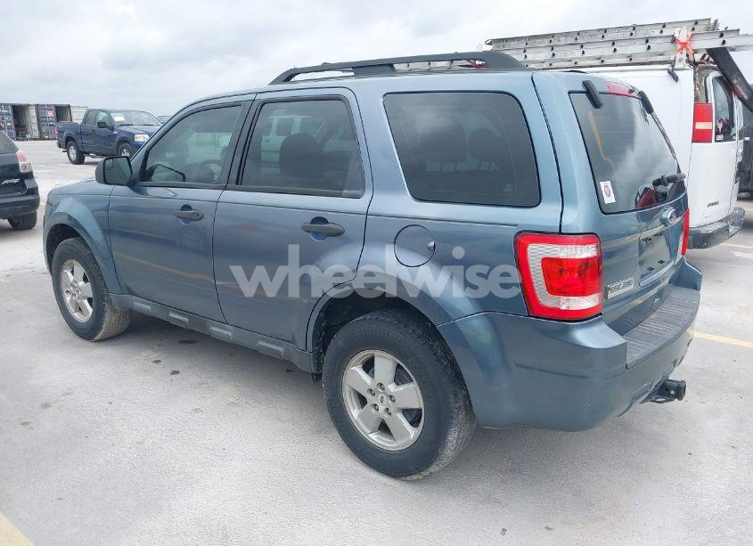 Photo 3 of 2011 Ford Escape XLS (VIN 1FMCU0C78BKC10228)