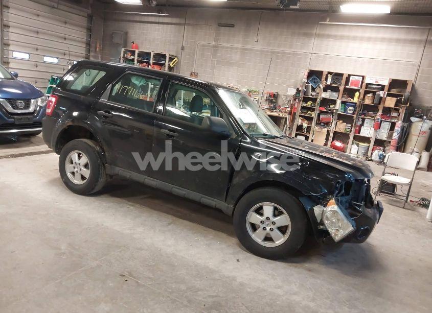 2012 Ford Escape XLS (VIN 1FMCU0C78CKA33536) main photo