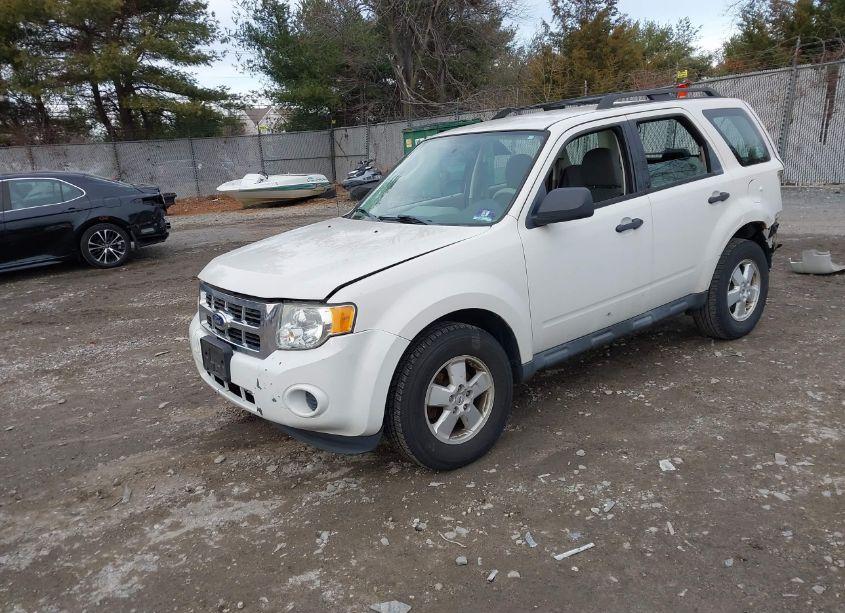 Photo 2 of 2012 Ford Escape (VIN 1FMCU0C78CKA58047)