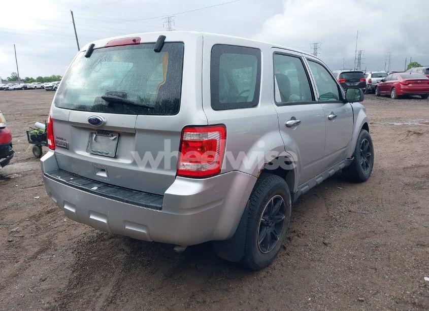 Photo 4 of 2010 Ford Escape XLS (VIN 1FMCU0C79AKC82375)
