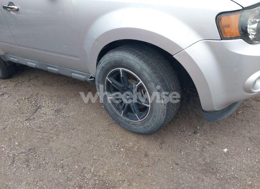 Photo 6 of 2010 Ford Escape XLS (VIN 1FMCU0C79AKC82375)