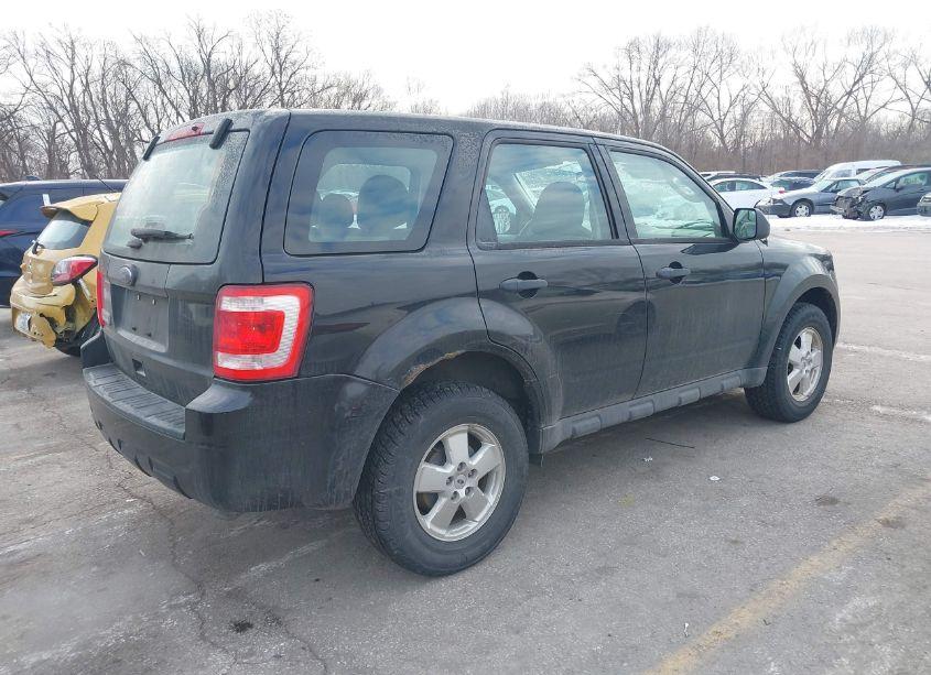 Photo 4 of 2011 Ford Escape XLS (VIN 1FMCU0C79BKB58625)