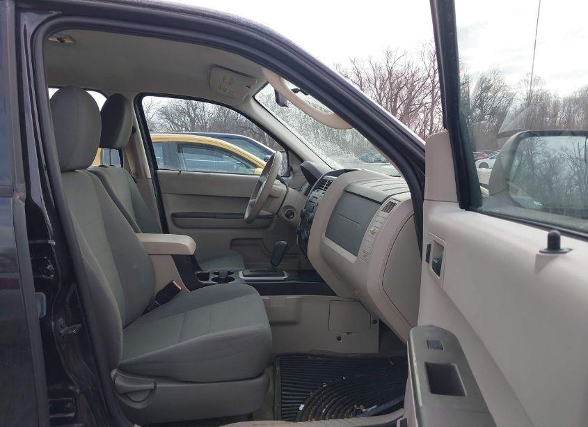 Photo 5 of 2011 Ford Escape XLS (VIN 1FMCU0C79BKB58625)