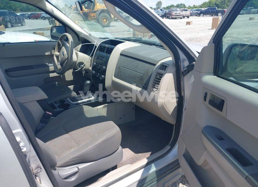 Photo 5 of 2011 Ford Escape XLS (VIN 1FMCU0C79BKB63761)