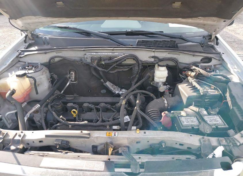 Photo 10 of 2011 Ford Escape XLS (VIN 1FMCU0C79BKB73982)