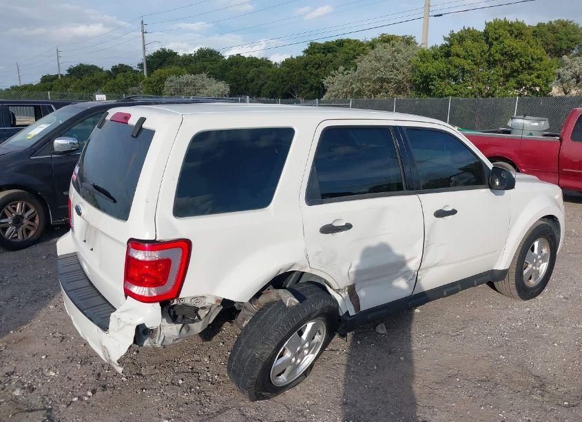 Photo 6 of 2011 Ford Escape XLS (VIN 1FMCU0C79BKB73982)