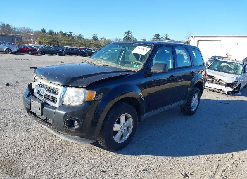 Photo 2 of 2012 Ford Escape XLS (VIN 1FMCU0C79CKA54184)