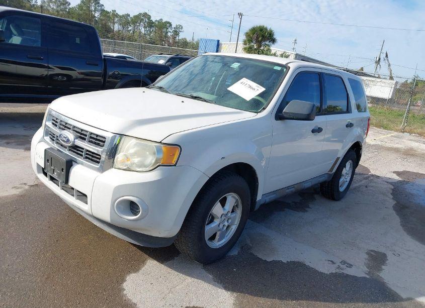 Photo 2 of 2012 Ford Escape XLS (VIN 1FMCU0C79CKC27637)
