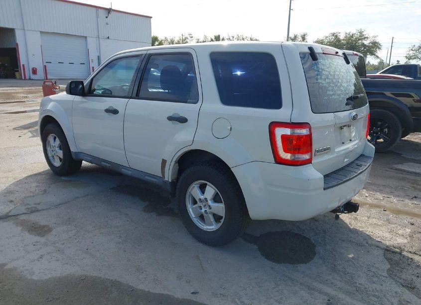 Photo 3 of 2012 Ford Escape XLS (VIN 1FMCU0C79CKC27637)