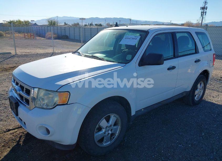 Photo 2 of 2012 Ford Escape XLS (VIN 1FMCU0C79CKC47743)
