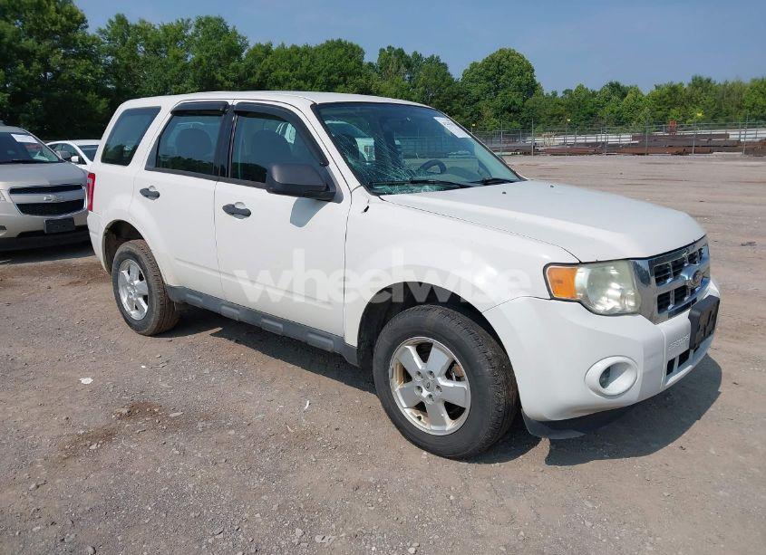 2012 Ford Escape XLS (VIN 1FMCU0C79CKC53123) main photo