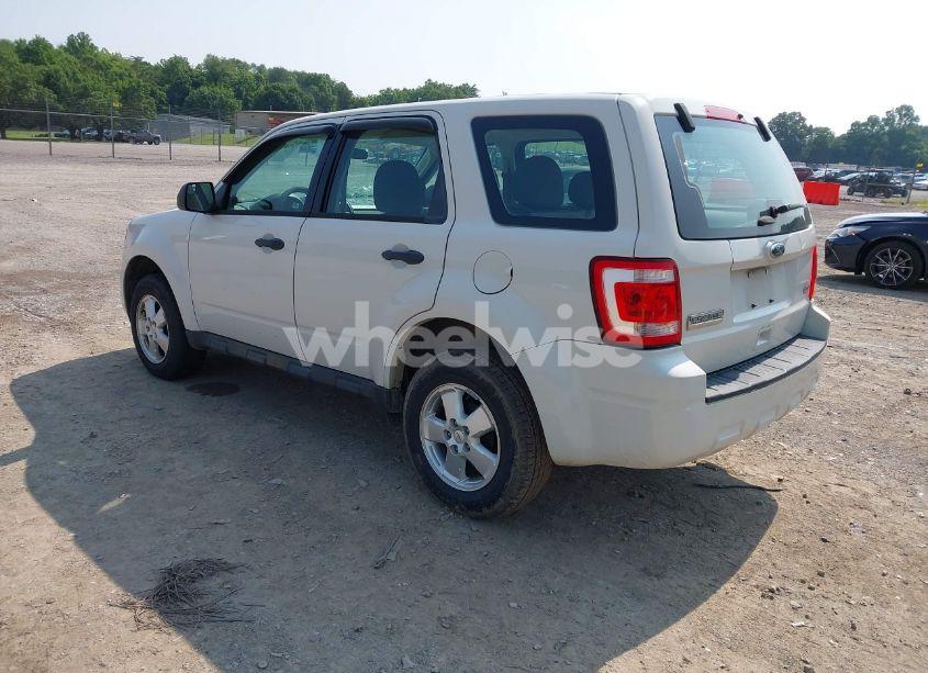 Photo 3 of 2012 Ford Escape XLS (VIN 1FMCU0C79CKC53123)