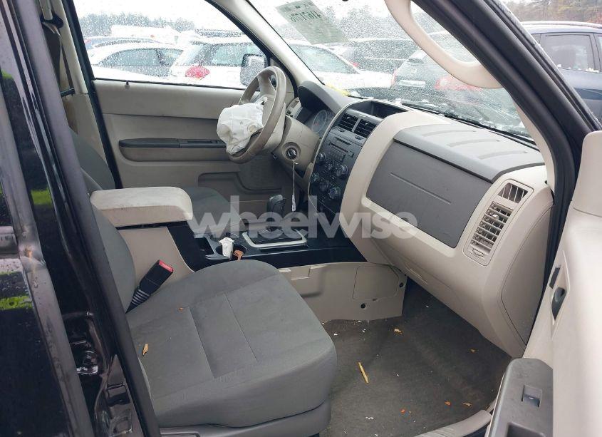 Photo 5 of 2010 Ford Escape XLS (VIN 1FMCU0C7XAKD23709)