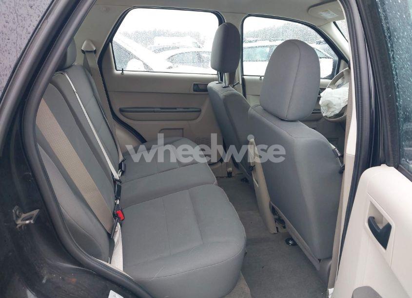 Photo 8 of 2010 Ford Escape XLS (VIN 1FMCU0C7XAKD23709)