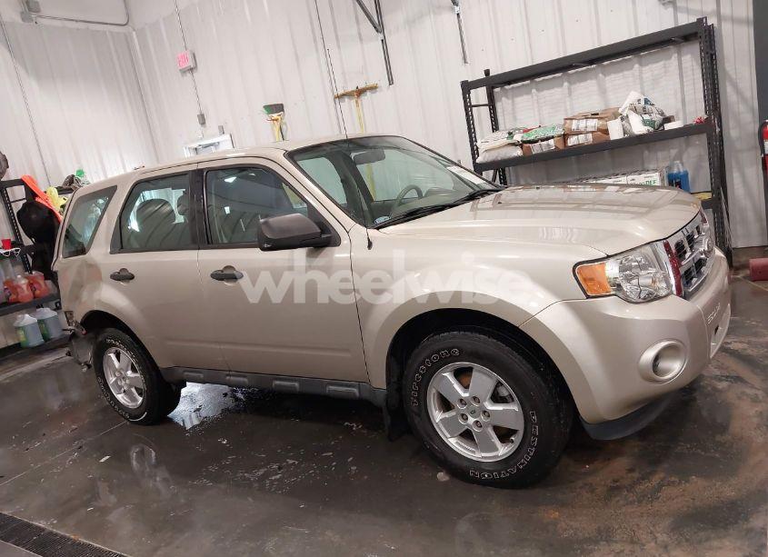 Photo 14 of 2011 Ford Escape XLS (VIN 1FMCU0C7XBKA32239)