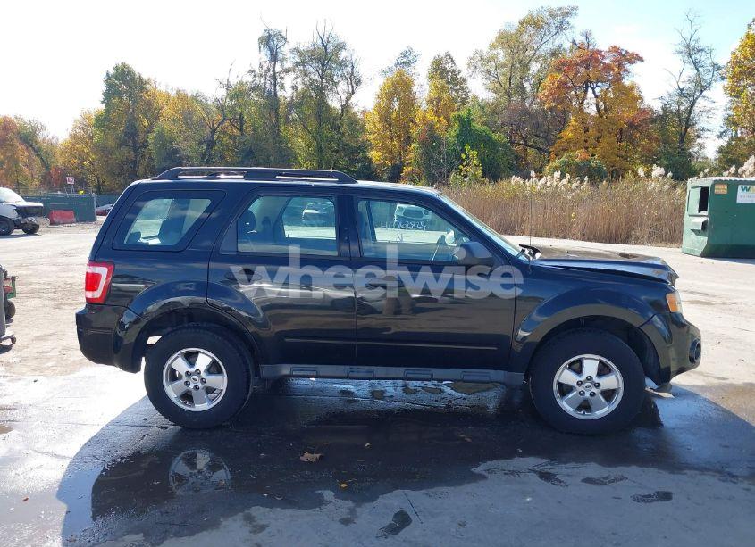 Photo 14 of 2011 Ford Escape XLS (VIN 1FMCU0C7XBKB44135)