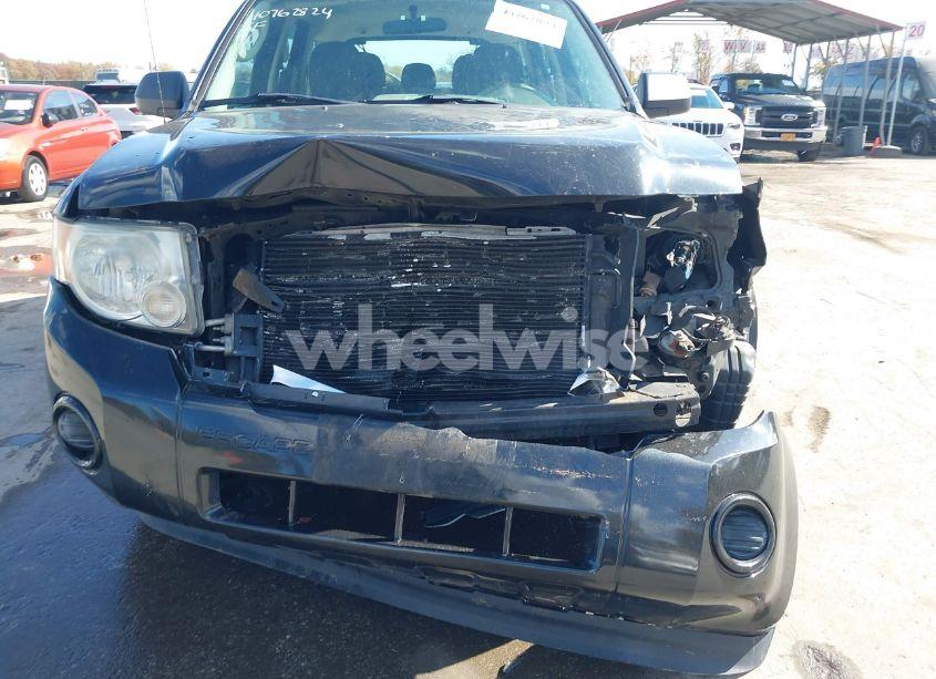 Photo 18 of 2011 Ford Escape XLS (VIN 1FMCU0C7XBKB44135)