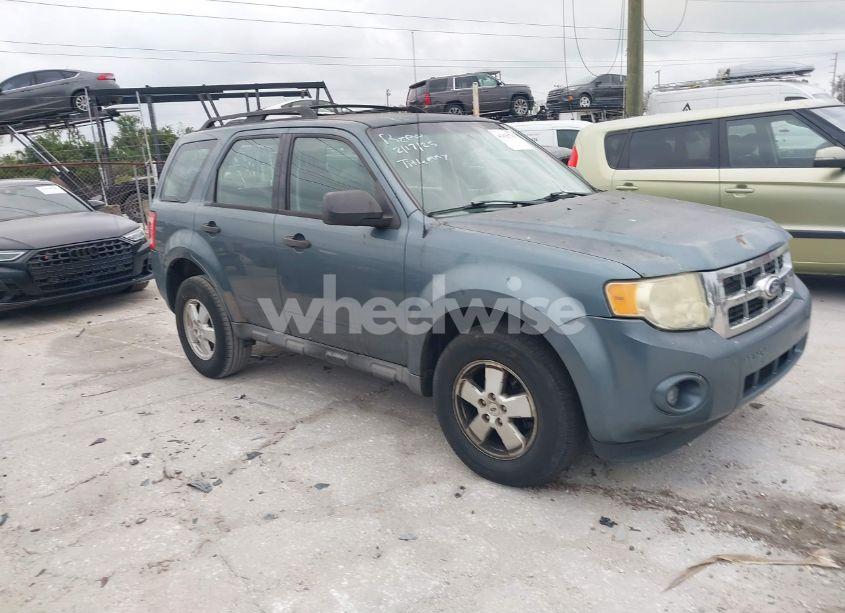 2011 Ford Escape XLS (VIN 1FMCU0C7XBKB77538) main photo