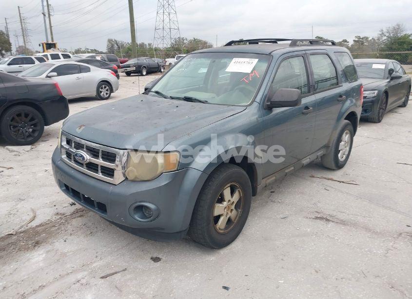 Photo 2 of 2011 Ford Escape XLS (VIN 1FMCU0C7XBKB77538)