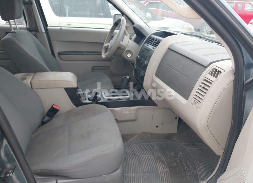 Photo 5 of 2011 Ford Escape XLS (VIN 1FMCU0C7XBKB77538)