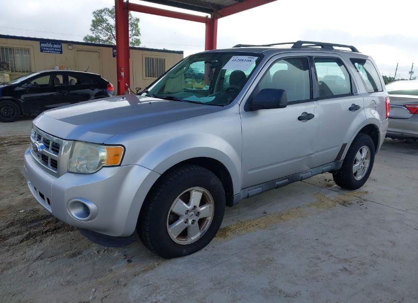 Photo 2 of 2012 Ford Escape XLS (VIN 1FMCU0C7XCKA71768)