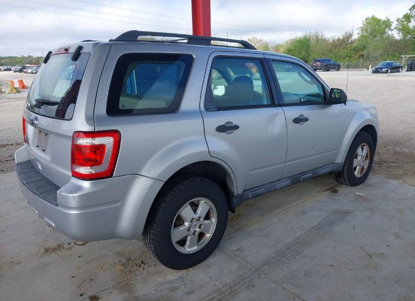 Photo 4 of 2012 Ford Escape XLS (VIN 1FMCU0C7XCKA71768)