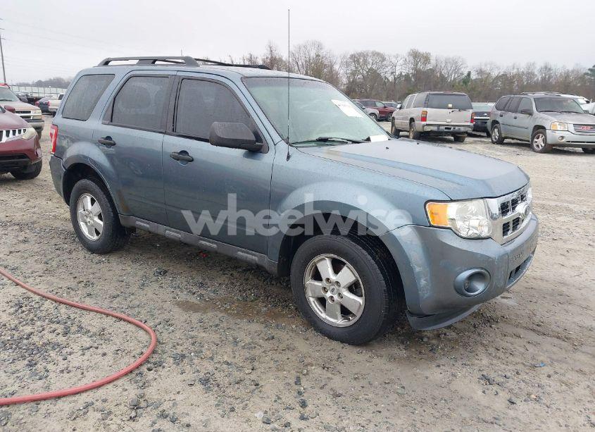 2012 Ford Escape XLS (VIN 1FMCU0C7XCKA81510) main photo