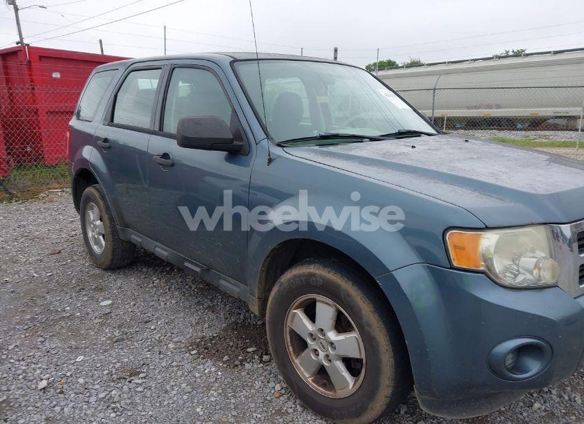 2012 Ford Escape XLS (VIN 1FMCU0C7XCKC75776) main photo