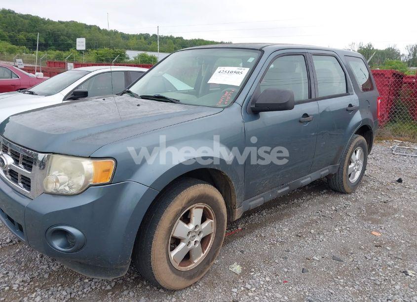 Photo 2 of 2012 Ford Escape XLS (VIN 1FMCU0C7XCKC75776)