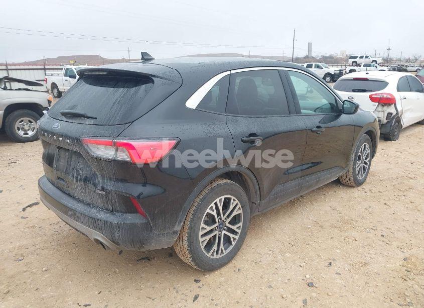 Photo 4 of 2022 Ford Escape SEL HYBRID (VIN 1FMCU0CZ3NUA17463)