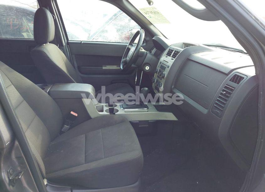 Photo 5 of 2010 Ford Escape XLT (VIN 1FMCU0D70AKB62365)